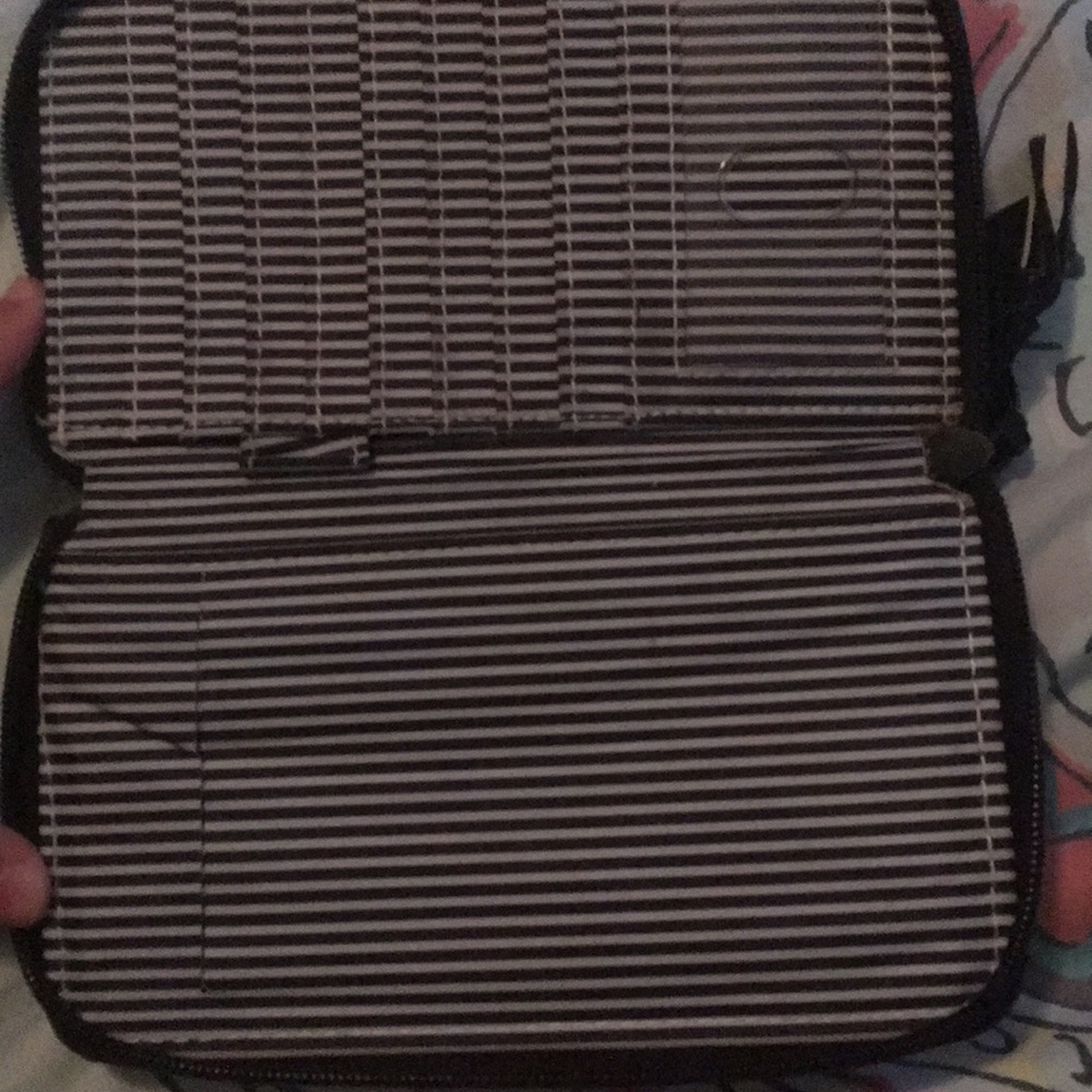 Thirty-One Wallet - Picture 2 of 5